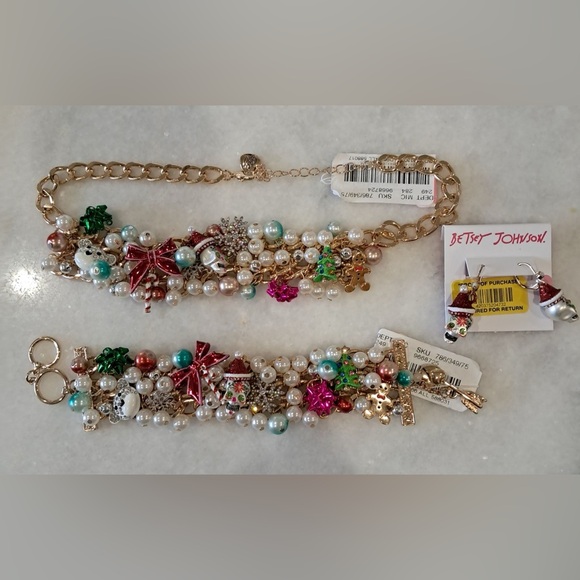Betsey Johnson Jewelry - Betsey Johnson Christmas chunky charm pearl bracelet, necklace and earring set